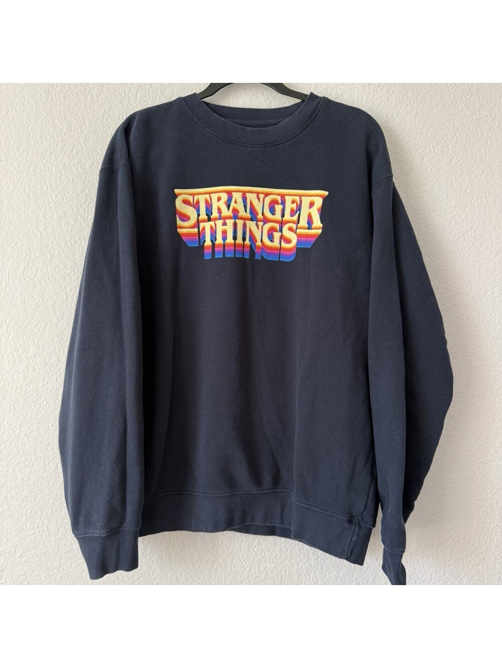 Stranger Things Netflix Sweatshirt Adult Large Rainbow Logo Crewneck Black